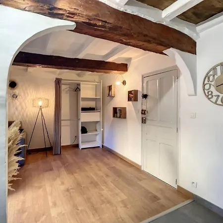 Studio Ajaccio, 1 Piece, 2 Personnes - Fr-1-724-55 Ajaccio (Corsica)